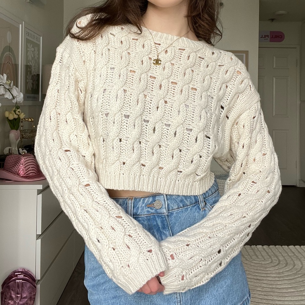 Cream color cropped knit